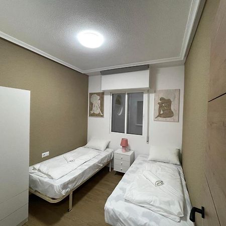 Ls18 By Zanis Apartment Torrevieja Bagian luar foto